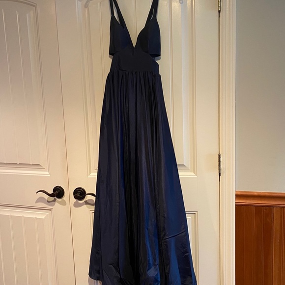 Prom/evening formal gown, navy - Picture 6 of 8